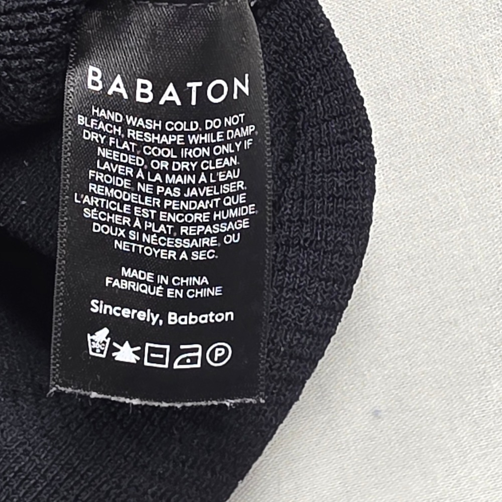 Aritzia Babaton Sculpt Crop Top Womens Medium Black Ribbed Knit Square Neck - Picture 9 of 9